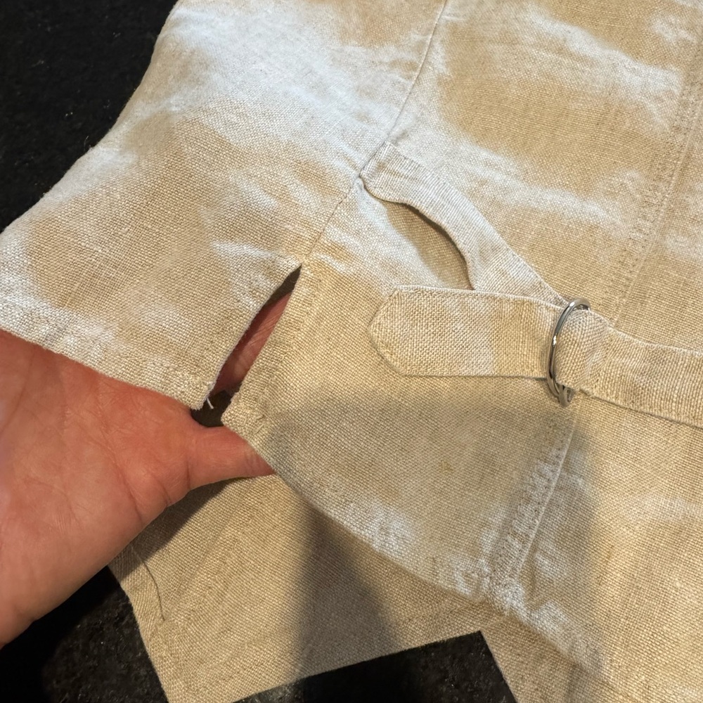 Bella Dahl
Linen Cinch Back Vest - Picture 12 of 13